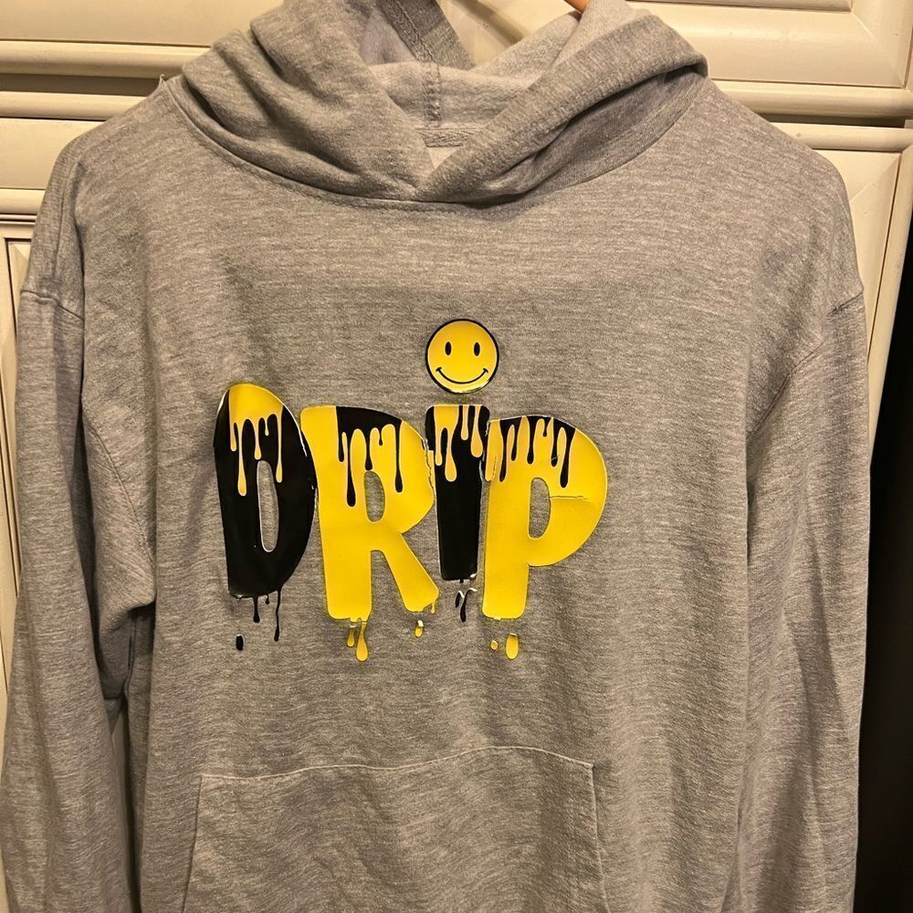 Eighty Eight Drip Smiley Face Embroidered T-Shirt Sz L